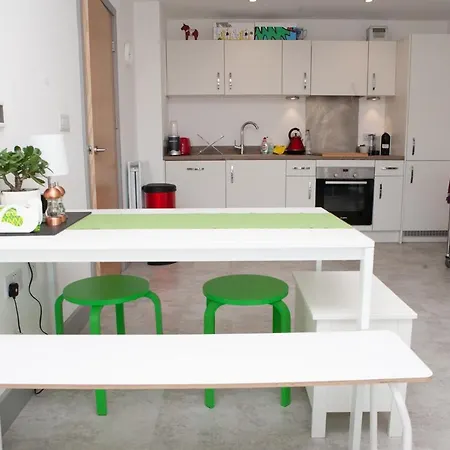 Apartment 1 Bedroom Paintworks In Central