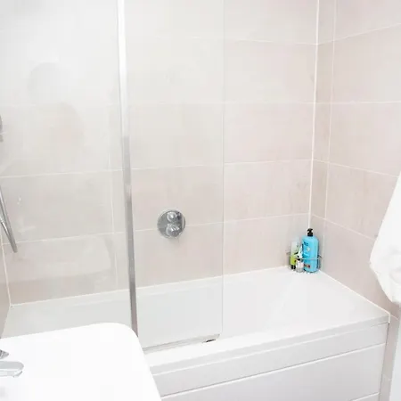 1 Bedroom Paintworks In Central *