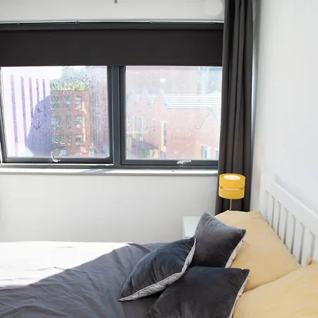 Apartment 1 Bedroom Paintworks In Central Bristol