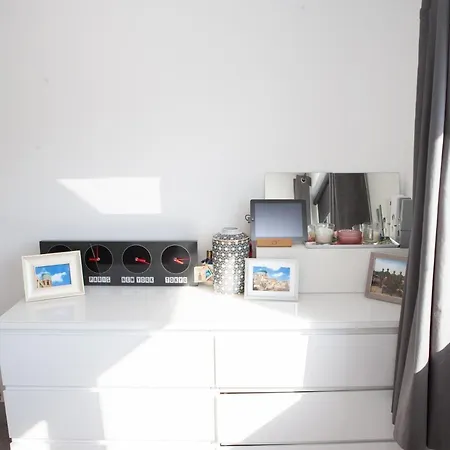 Apartment 1 Bedroom Paintworks In Central