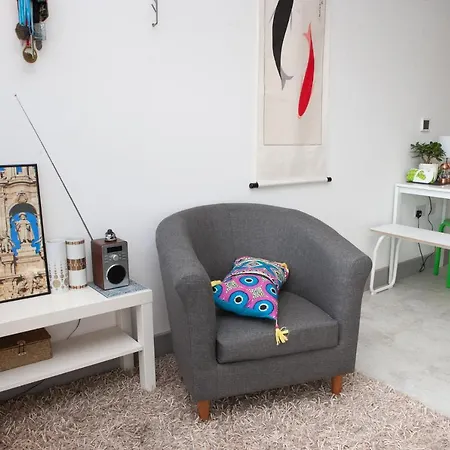 Apartment 1 Bedroom Paintworks In Central