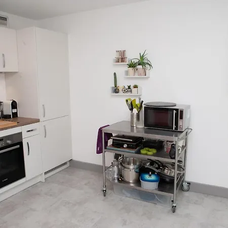 1 Bedroom Paintworks In Central *